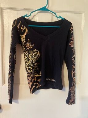 Black Long Sleeve V-Neck Top with Gold Print